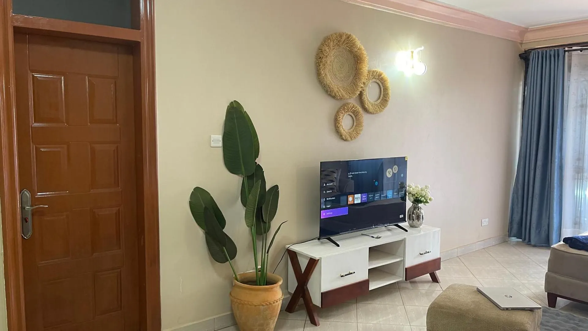 Cosy Roadside Apartment With Fiber Internet Καμπάλα